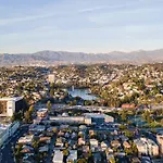 Luxe Townhouse Near Downtown La