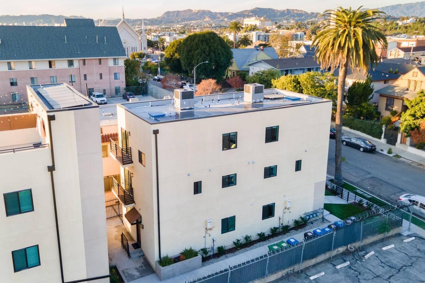 Luxe Townhouse Near Downtown La Holiday home