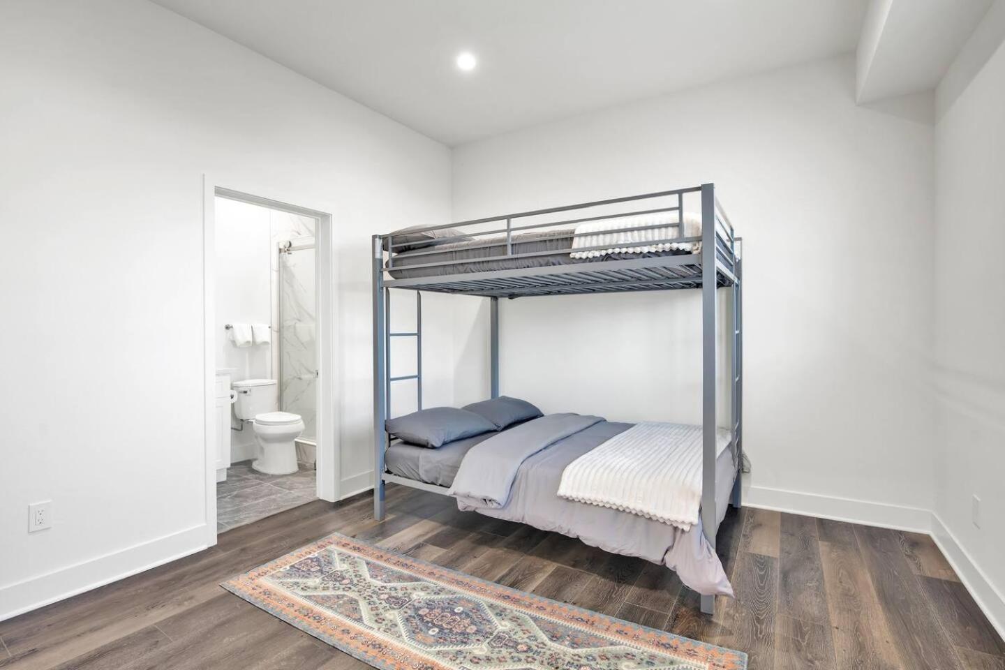 Holiday home Luxe Townhouse Near Downtown La Los Angeles