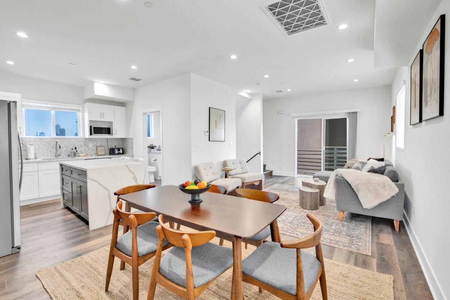 Holiday home Luxe Townhouse Near Downtown La Los Angeles