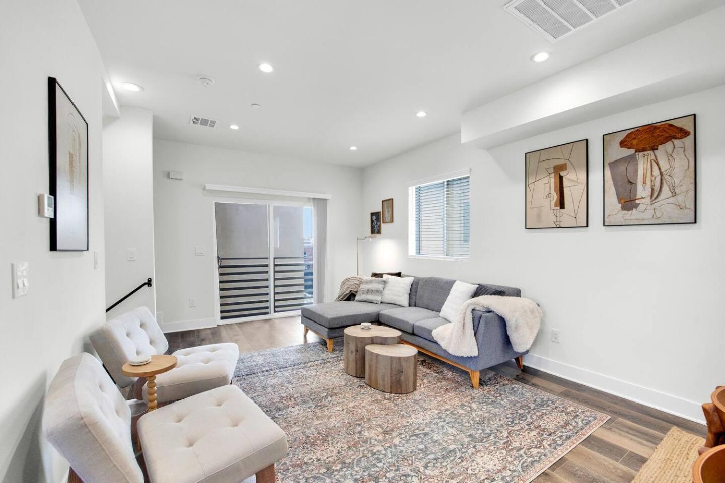 Holiday home Luxe Townhouse Near Downtown La Los Angeles