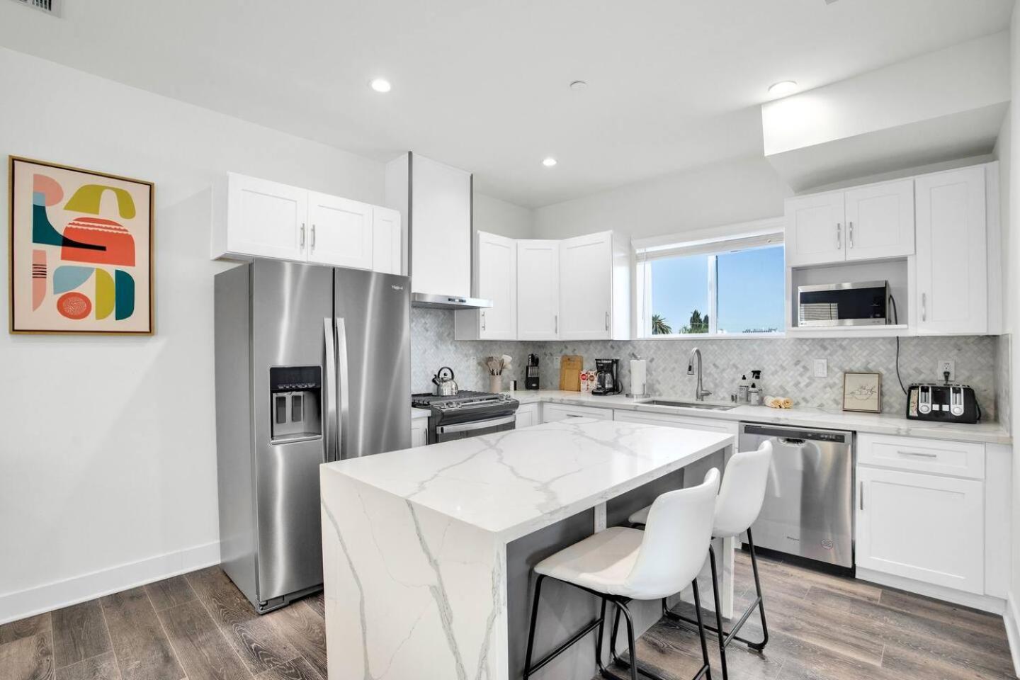 Luxe Townhouse Near Downtown La Holiday home *